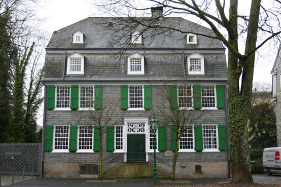 1733124459575912.png 追寻先驱足迹,学习领袖精神丨张大勇副秘书长参观恩格斯故居700.png